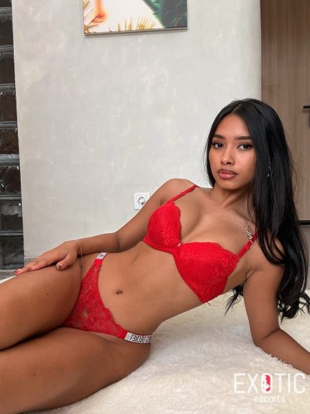Pretty Melissa from Philippines, escort in Sacré-Cœur 3, Senegal (photo 2)