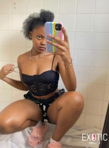Amira, escort in Ouest foire, Senegal (photo 4)