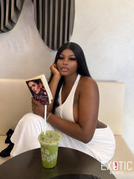 Camila, escort in Almadies, Senegal