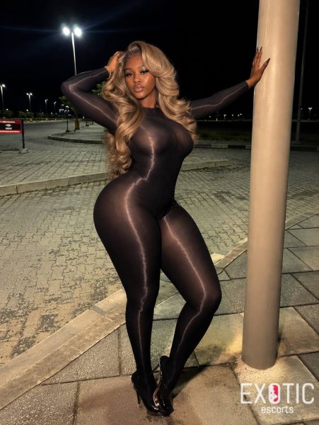 Camila, escort in Almadies, Senegal (photo 2)