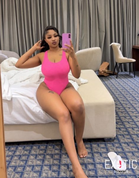 Clara, escort in Almadies, Senegal (photo 2)