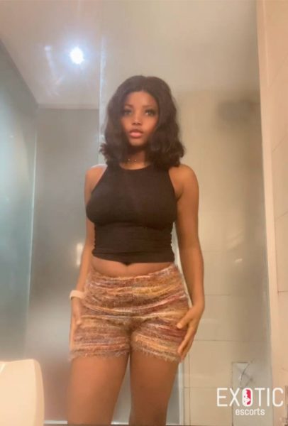Nelly, escort in Almadies, Senegal (photo 2)